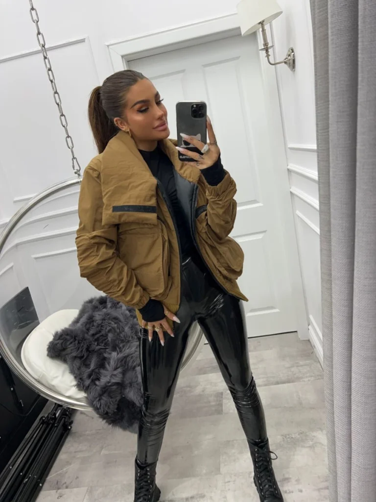 Kurtka Sonia z wysokim kołnierzem i kieszeniami widok z przodu widok z przodu