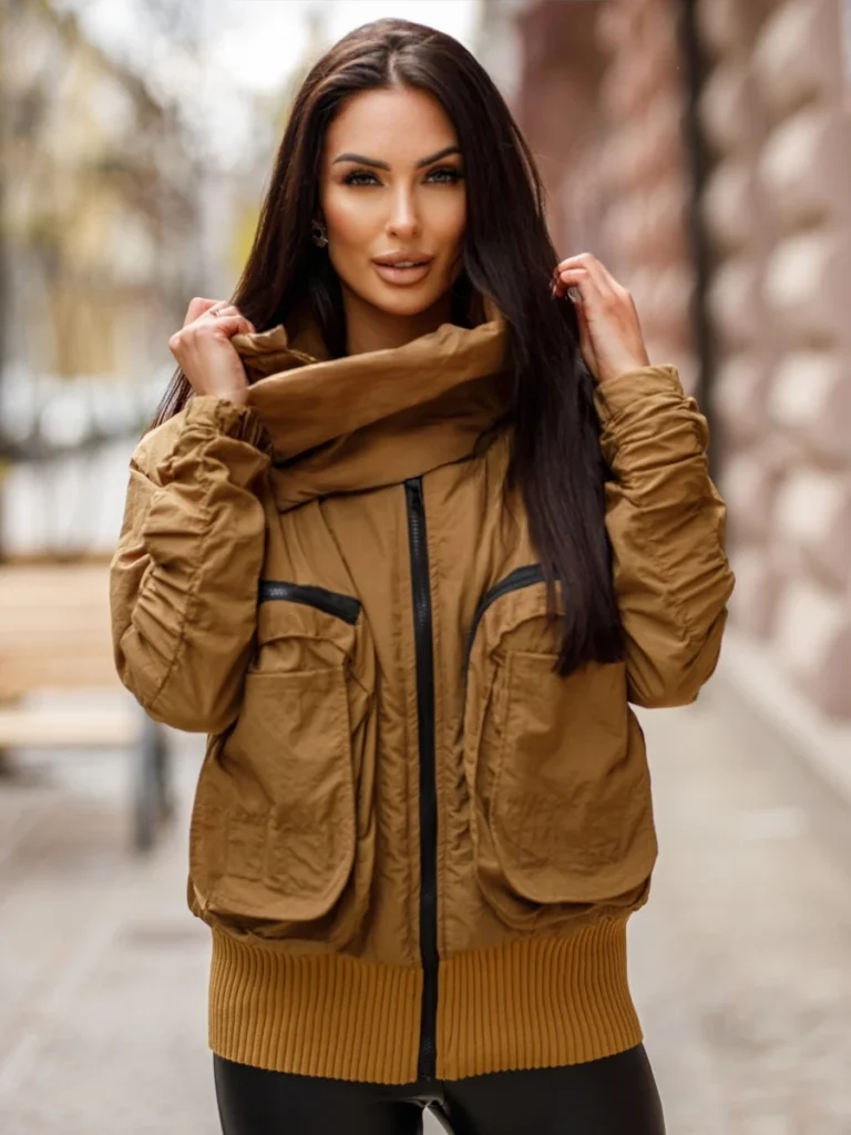 Kurtka Sonia z wysokim kołnierzem i kieszeniami widok z przodu widok z przodu przyblizenie