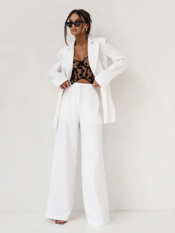 Garnitur damski EMMA ecru – elegancja w nowoczesnym wydaniu (ROZMIAR L/XL) widok z przodu