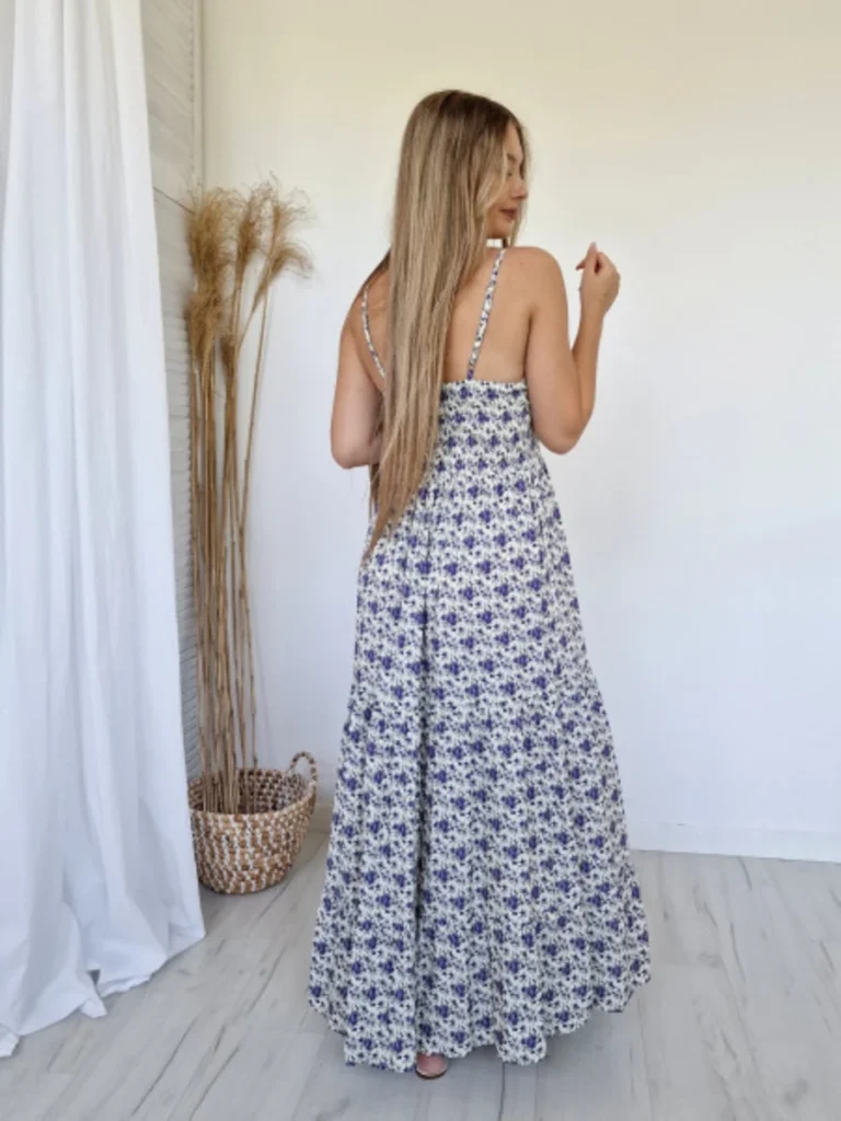 Sukienka maxi - fioletowe kwiaty widok z tyłu