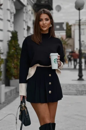 Sweterek Saga czarno-beżowy widok z przodu