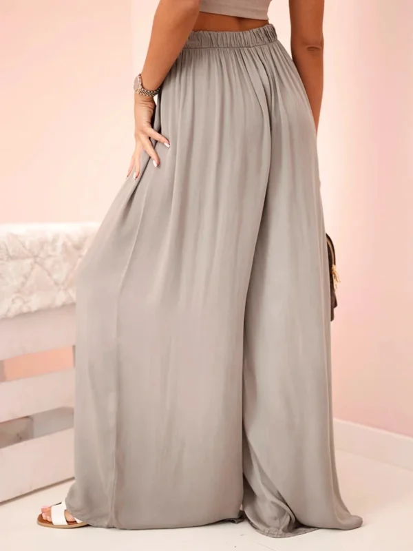 Szerokie spodnie z wiskozy – komfort i styl w kolorze fango widok z tyłu