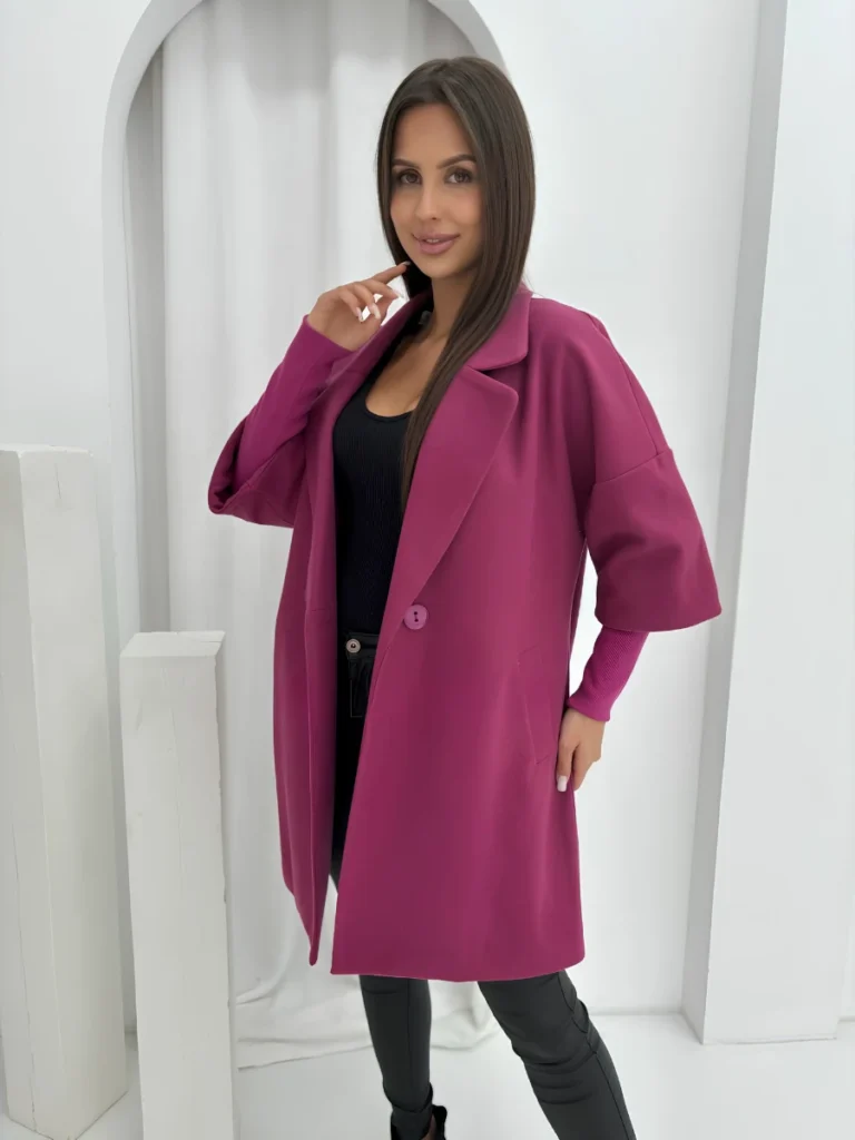 plaszcz-damski-fuksjowy-cala-modelka-clajda
