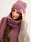 Komplet czapka i szalik z miękkiej przędzy ciemnoróżowy widok z przodu