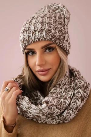 Komplet z polarem brązowo-ecru widok z przodu