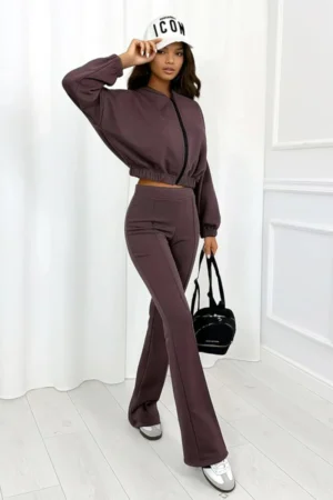 Komplet Melissa – bluza i spodnie z przeszyciami widok z przodu