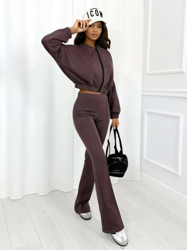 Komplet Melissa – bluza i spodnie z przeszyciami widok z przodu