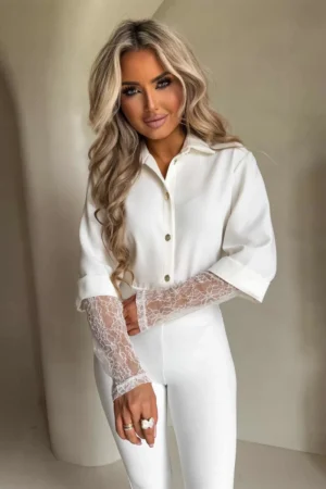 Koszula damska ecru z koronkowymi rękawami