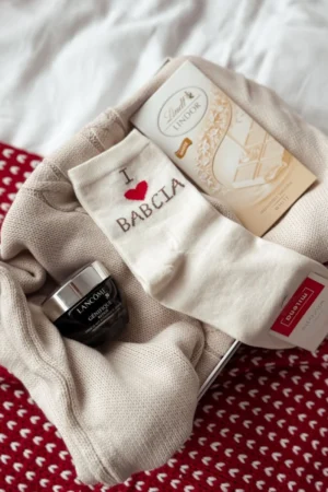 Skarpetki damskie „I ❤️ Babcia” - ecru, czarne i szare