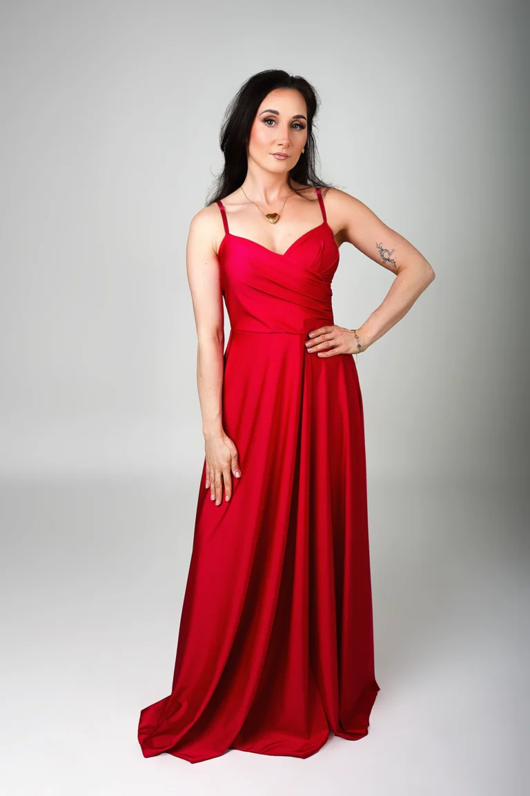 sukienka-maxi-czerwona-sylwetka-przod-dressme
