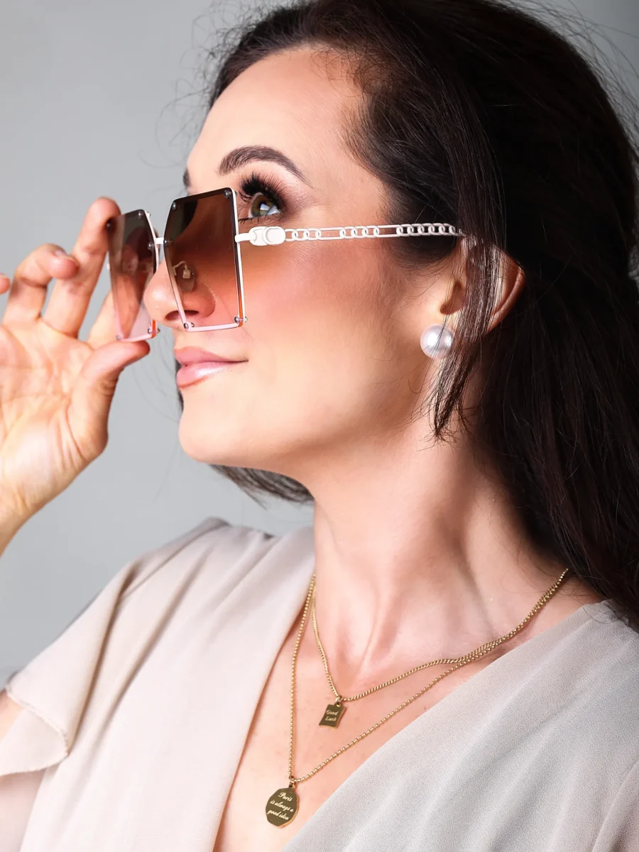 okulary-geometryczne-gradient-zlote-bok-oprawy-detal